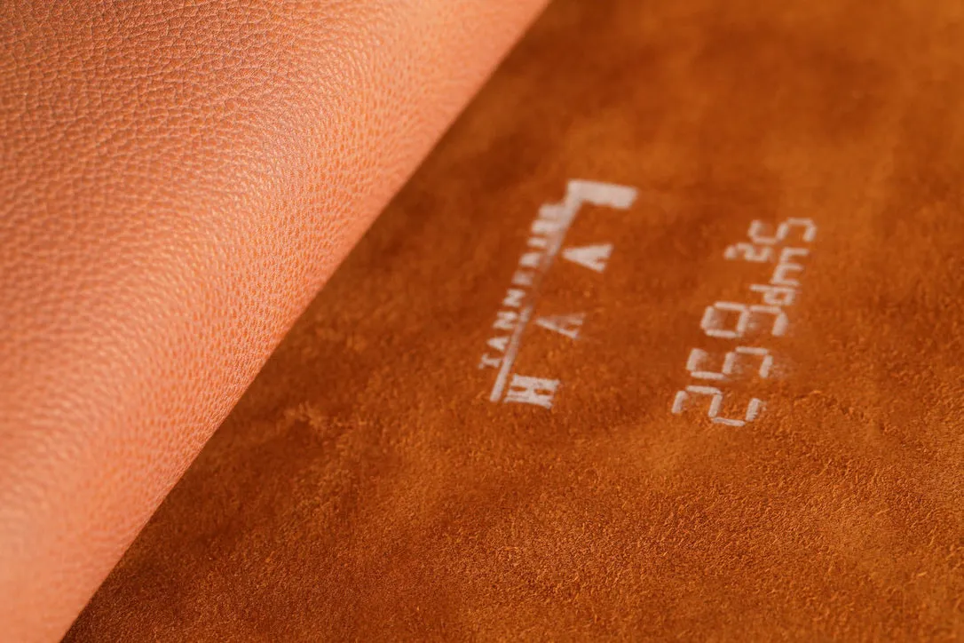 Tanneries Haas - "Foulonne" Novonappa - French Calfskin Leather (HIDES)